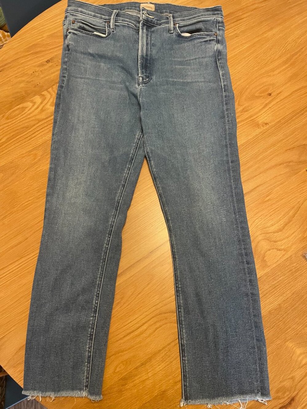 MOTHER Denim - The Mid Rise Dazzler Ankle Fray